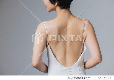 穿著婚紗的女人 穿著婚紗的女人 113313077