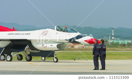 美國空軍「雷鳥」特技飛行表演隊單飛 美國空軍「雷鳥」特技飛行表演隊單飛 113313309