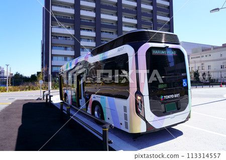 東京BRT/後方(豐田SORA)在晴海五丁目總站停靠 東京BRT/後方(豐田SORA)在晴海五丁目總站停靠 113314557