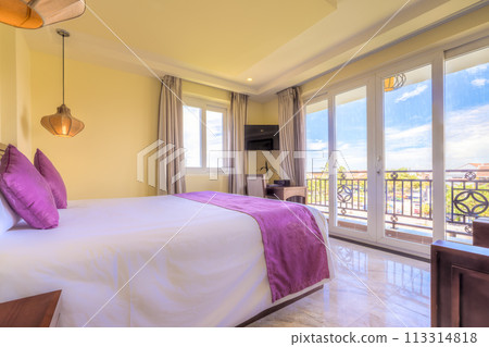 Hotel rooms with balconies in Hoi An, Vietnam 113314818
