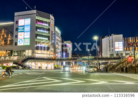 橫濱市戶塚站巴士中心十字路口的城市景觀 113316596