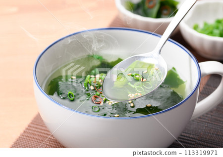 Wakame soup Wakame soup 113319971