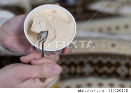 吃冰淇淋 113320138