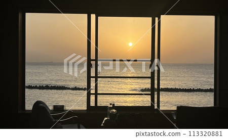 從窗口可以看到的海 113320881