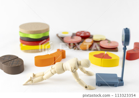 因暴飲暴食而發胖的繪圖娃娃圖片 因暴飲暴食而發胖的繪圖娃娃圖片 113323354