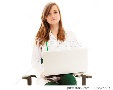 Medical. Woman doctor working on computer laptop 113323883