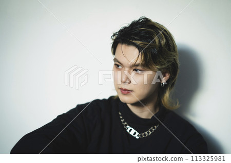 20多歲的男人 男士妝容 美容形象 肖像 113325981