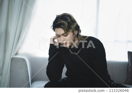 20多歲的男人 男士妝容 美容形象 肖像 20多歲的男人 男士妝容 美容形象 肖像 113326046