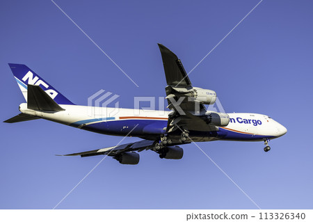 航空貨運・航空貨運/降落成田機場的客機・波音 747・日本貨運 113326340