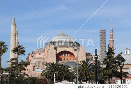 Hagia Sophia under the blue sky, World Heritage Site, Istanbul, Türkiye Hagia Sophia under the blue sky, World Heritage Site, Istanbul, Türkiye 113326391