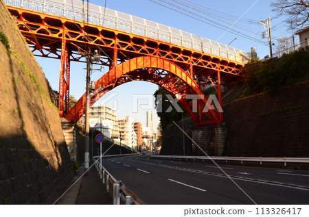 Red bridge in Yokohama 113326417