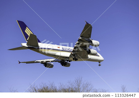 新加坡航空 A380，一架降落在成田機場的客機 113326447