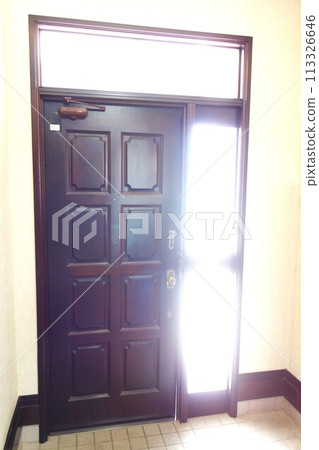 入戶門改造前 入戶門改造前 113326646