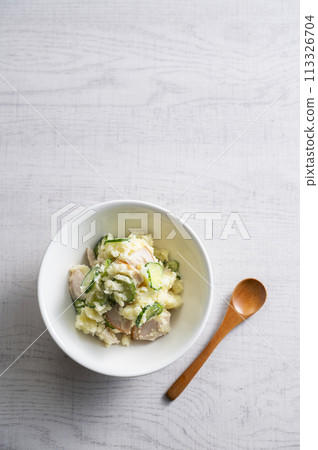 Simple potato salad 113326704
