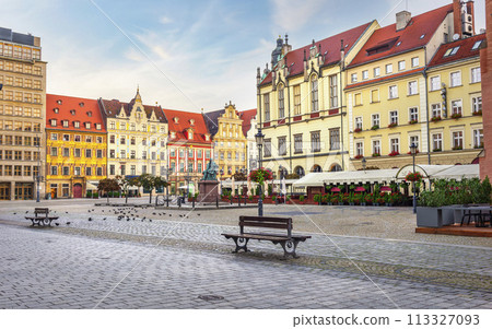 Calm sunrise in Wroclaw 113327093