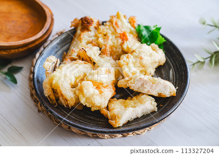 Chicken breast tempura 113327204