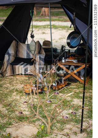 露營 單人露營 黑色帳篷 黑色帳篷 圓錐形帳篷 露營圖片 113332369