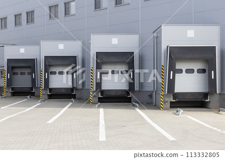 Warehouse Loading Bays Multiple Warehouse Loading Bays Multiple 113332805