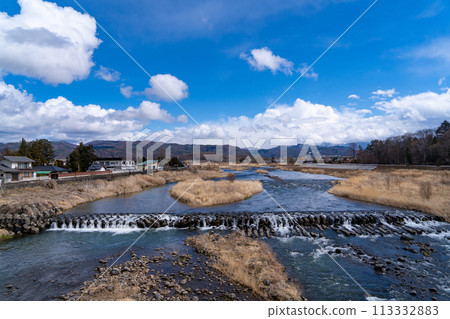 Chikuma River seen from Nozawa Bridge, Saku City, Nagano Prefecture 113332883