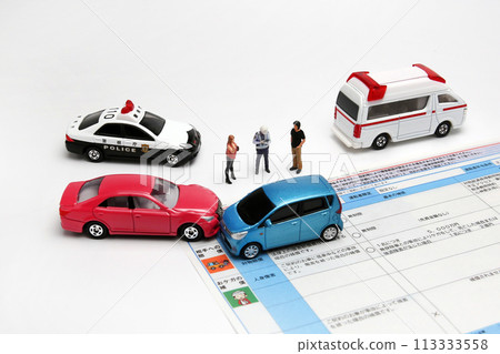 Traffic accident insurance accident scene image 113333558