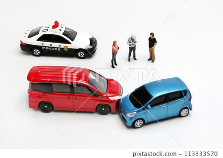 Traffic accident insurance accident scene image 113333570