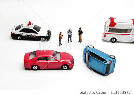 Traffic accident insurance accident scene image 113333572