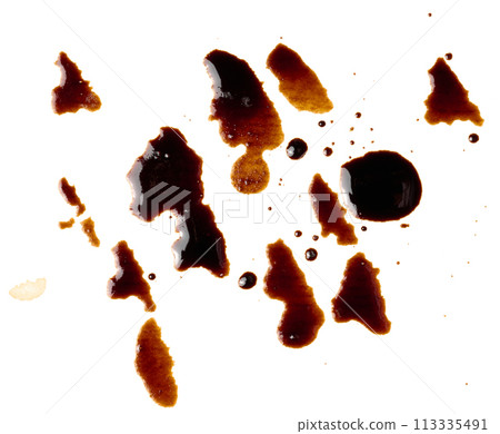 Spilled black coffee, splashes on a white background 113335491