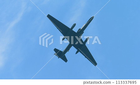 US Air Force U-2 reconnaissance plane ascending US Air Force U-2 reconnaissance plane ascending 113337695