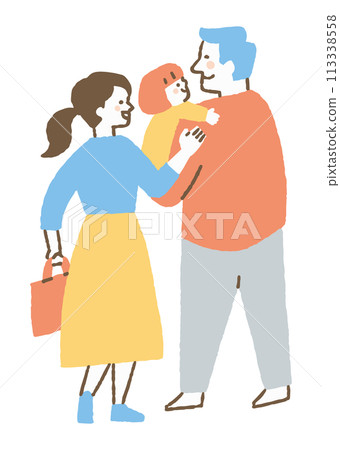 父親和母親抱著他們的女兒_color 113338558