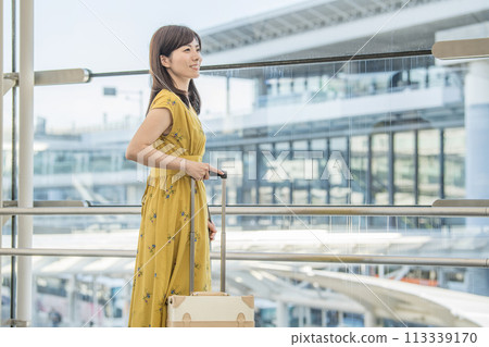 車站機場女 車站機場女 113339170