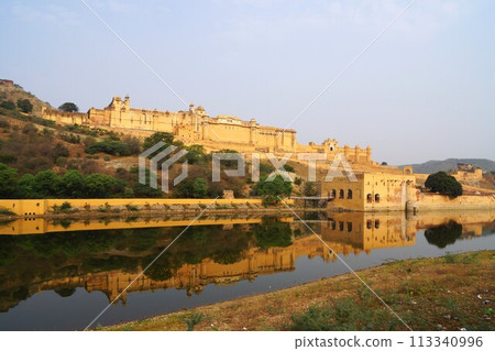 Upside down Amber Fort on the outskirts of Jaipur, India 113340996