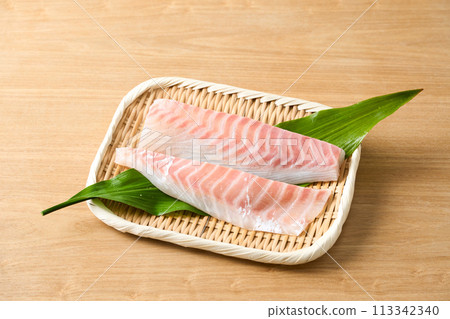 養殖紅鯛魚,圍欄,用於生魚片 養殖紅鯛魚,圍欄,用於生魚片 113342340