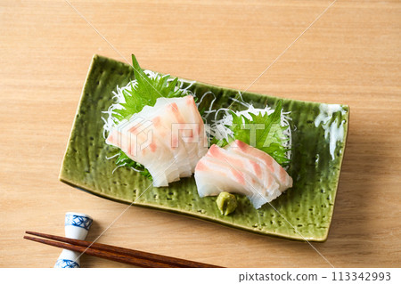 Red snapper sashimi 113342993