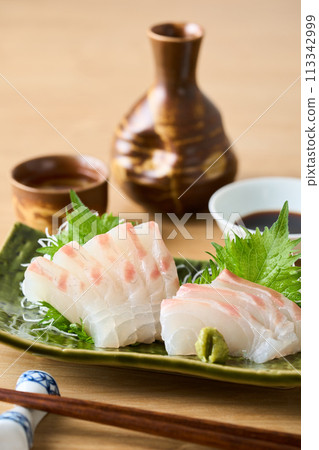 Red snapper sashimi 113342999