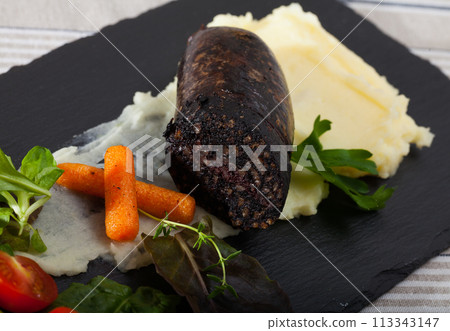 Black pudding with rice Black pudding with rice 113343147