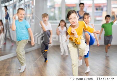 Group of children dancing hip hop 113343276