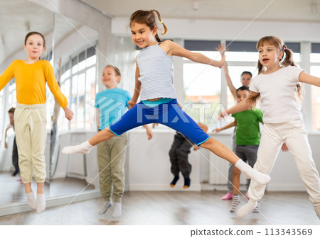 Group of children dancing modern dances 113343569
