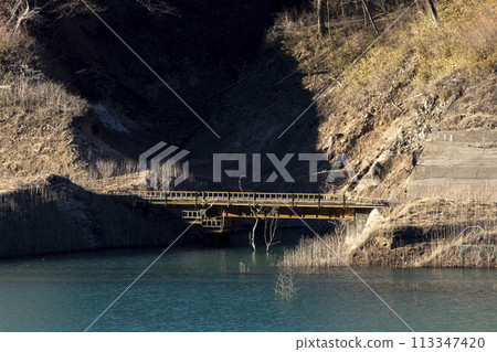 鐵路11號線在揚巴大壩沉沒 鐵路11號線在揚巴大壩沉沒 113347420