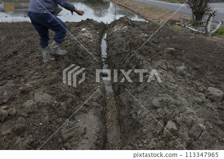 暗渠排水管安裝工程 113347965
