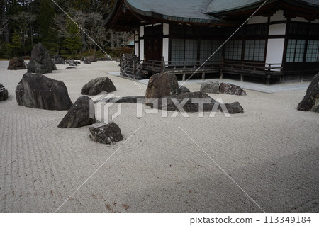 高野山的威嚴景色 113349184