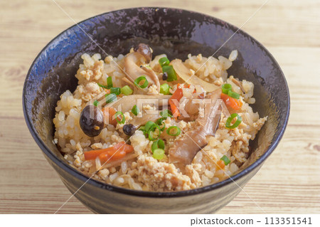 Minced chicken rice Minced chicken rice 113351541