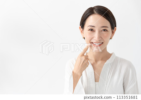 中年婦女牙科 113351681