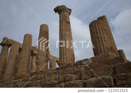 Temple of Junone (Hera) in the Valley of the Temples Temple of Junone (Hera) in the Valley of the Temples 113353325