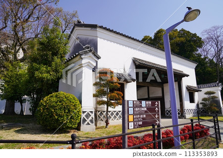 大阪、天王寺、大阪市立美術館、舊黑田藩倉庫長山門（春季） 113353893