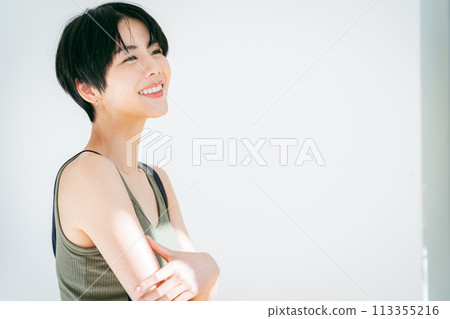 Women's beauty image 113355216