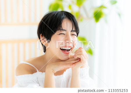 Women's beauty image 113355253