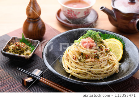 Japanese-style pasta with mustard greens and cod roe Japanese-style pasta with mustard greens and cod roe 113355471