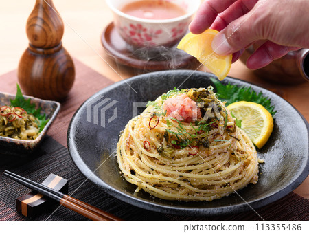Japanese-style pasta with mustard greens and cod roe Japanese-style pasta with mustard greens and cod roe 113355486