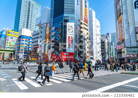 [東京] 建築物林立的熱鬧秋葉原 113356461
