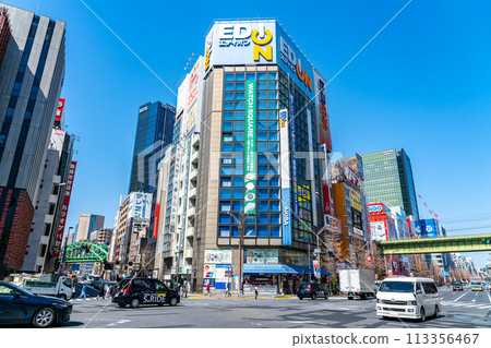 [Tokyo] Akihabara, a lively area lined with many buildings 113356467